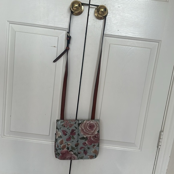 Patricia Nash NWOT Crackled Rose Garden Collection Crossbody. - Picture 8 of 8